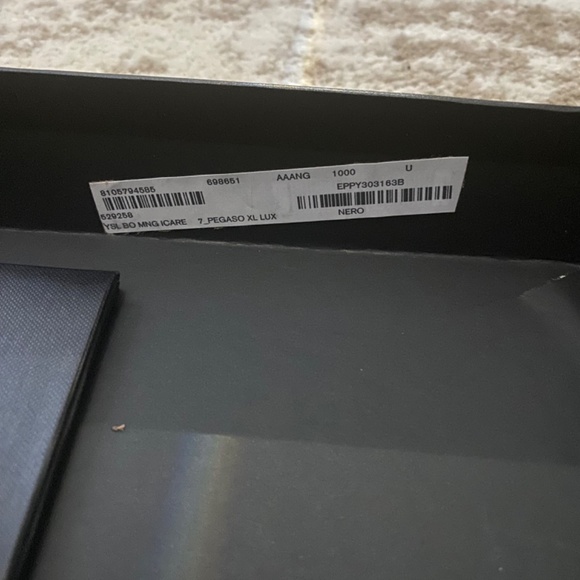 Yves Saint Laurent YSL authentic New ICARE Maxi - Picture 2 of 8